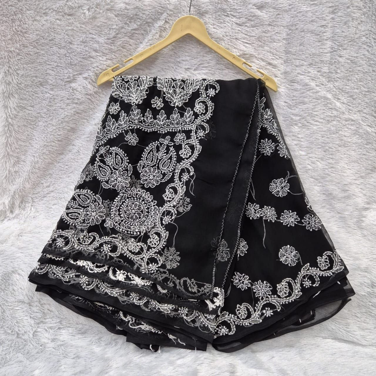 NAZAAKAT by Eka Collection